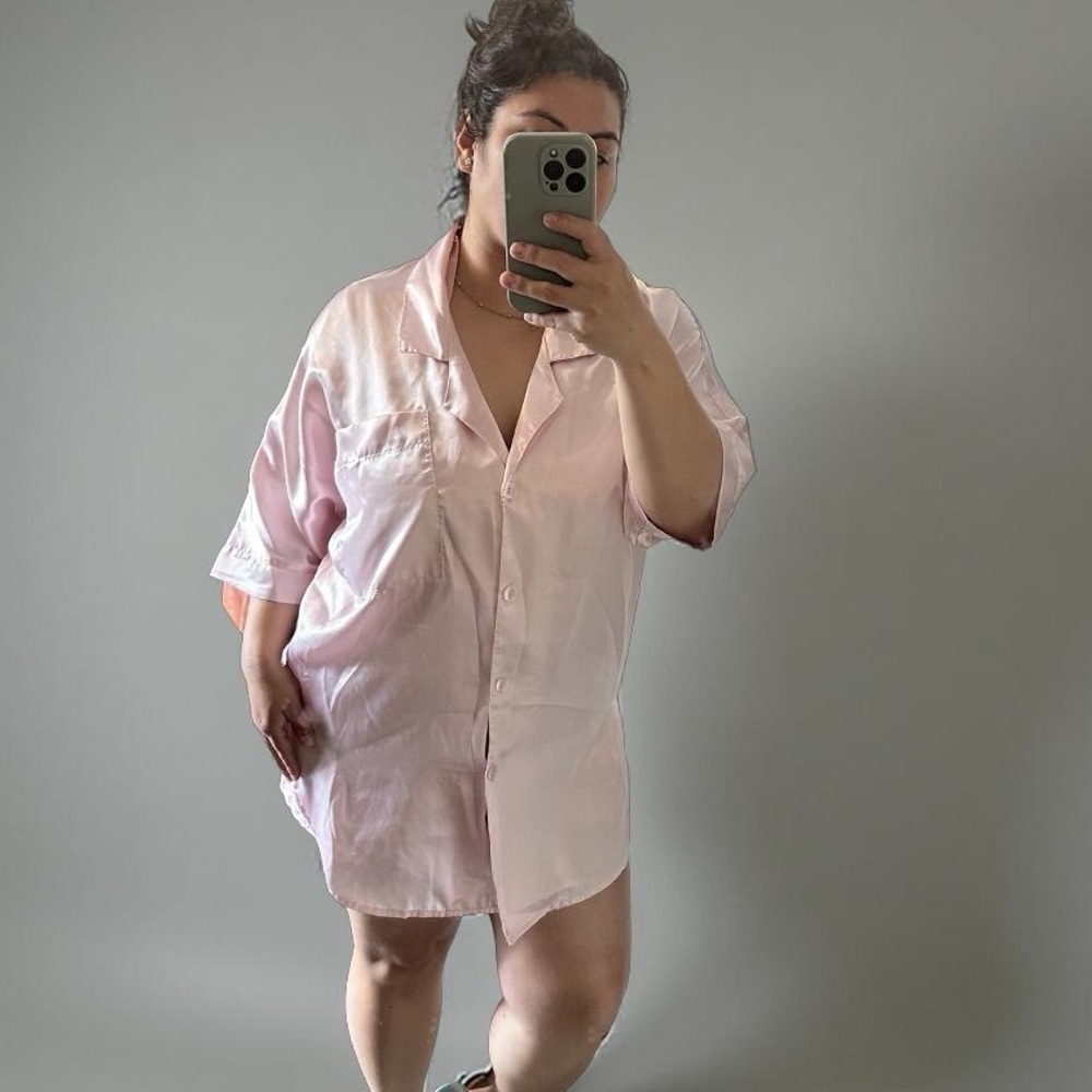 Vintage Silky smooth oversized Pink Button-Up Blouse - Picture 2 of 6